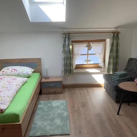 Lenzenhof, Familie Christian Und Stefanie Spitzl Lantgård *